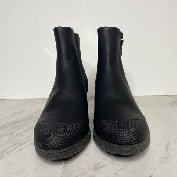 Dr. Scholl’s Level Best Heeled Bootie 9M - Picture 2 of 13